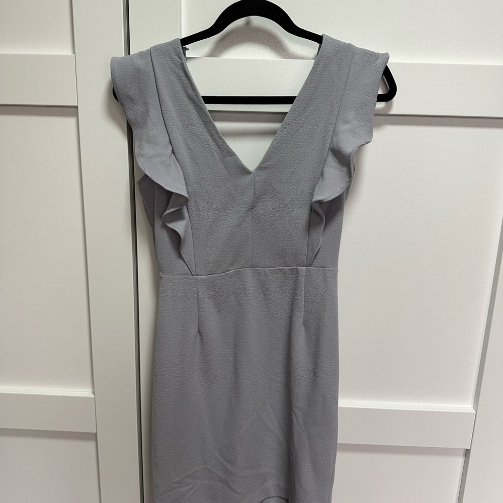 Dynamite Light Gray V-Neck Dress with Ruffle Sleeves